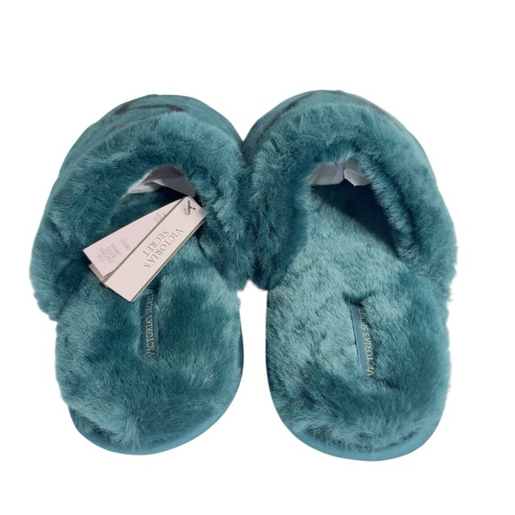 Victoria's Secret Green Fuzzy Faux Fur Logo Slip On‎ Slippers Women’s Size L - Picture 4 of 10